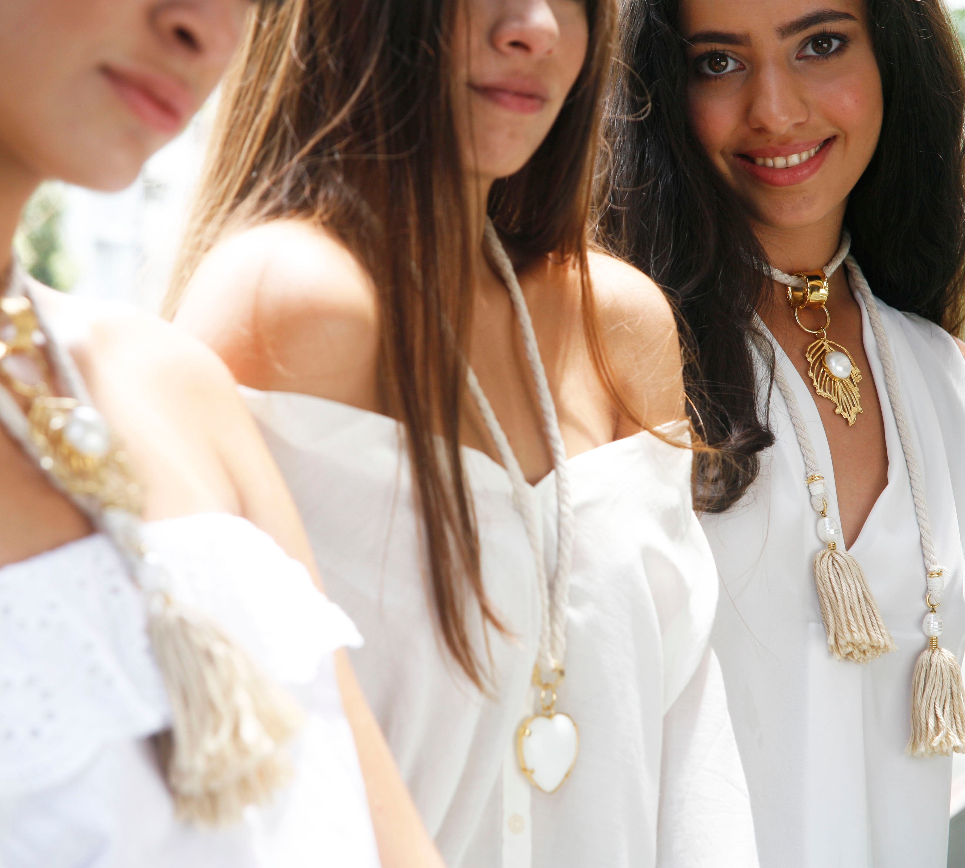 COLLARES