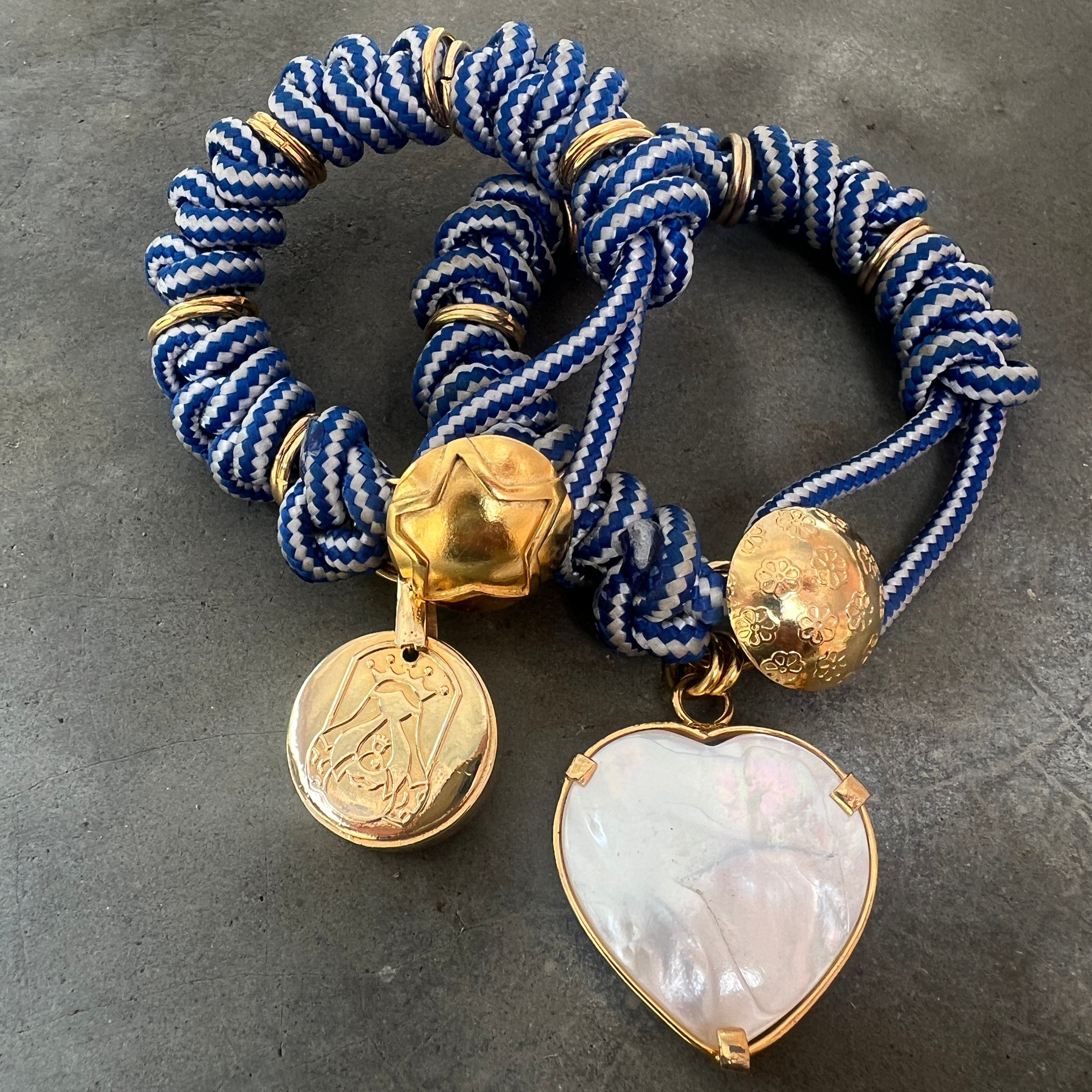 PULSERA TRENZADA CORAZON NACAR