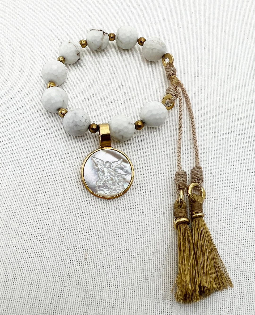 PULSERA TURQUESA BLANCA Y NÁCAR SAN MIGUEL ARCANGEL