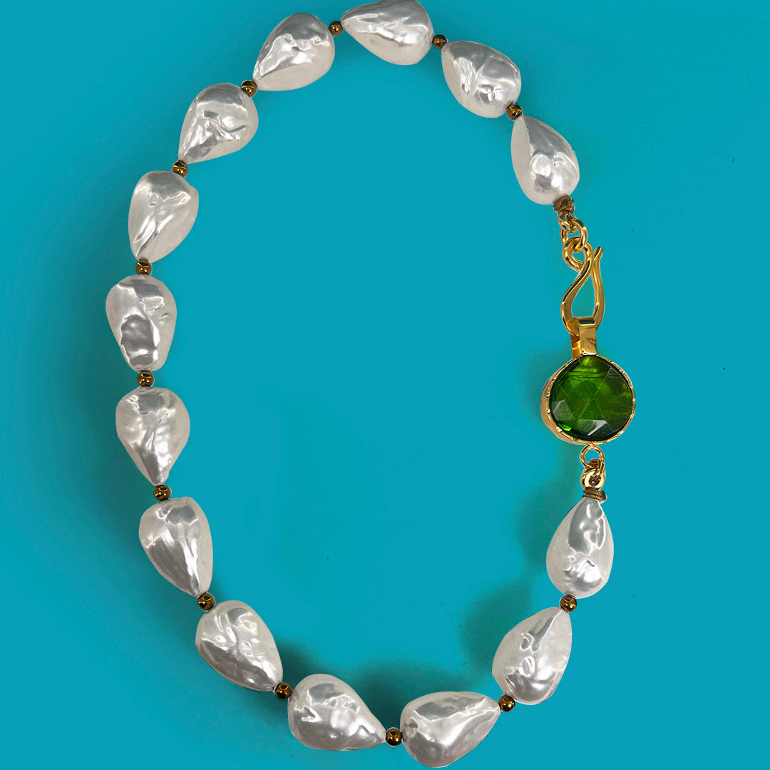 COLLAR PERLA CHUNKY BROCHE ESMERALDA