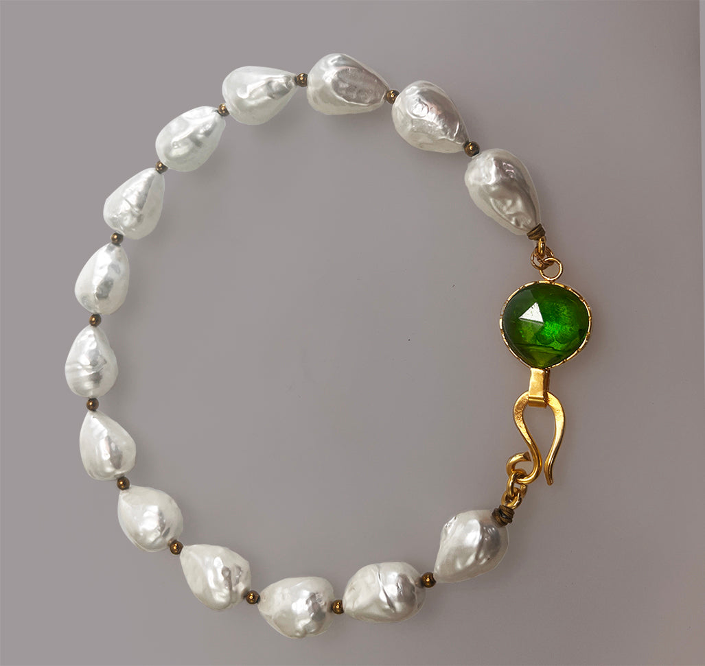 COLLAR PERLA CHUNKY BROCHE ESMERALDA